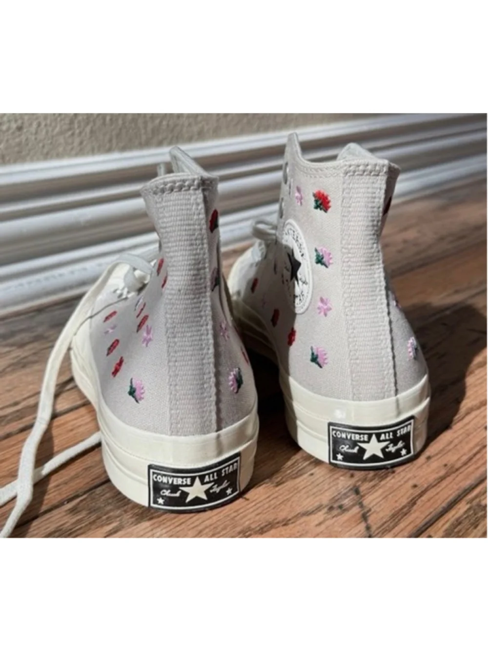 Converse Chuck Taylor Retro Inspired Floral Embroidered Hi Top Sneakers Womens 8 - Picture 4 of 9